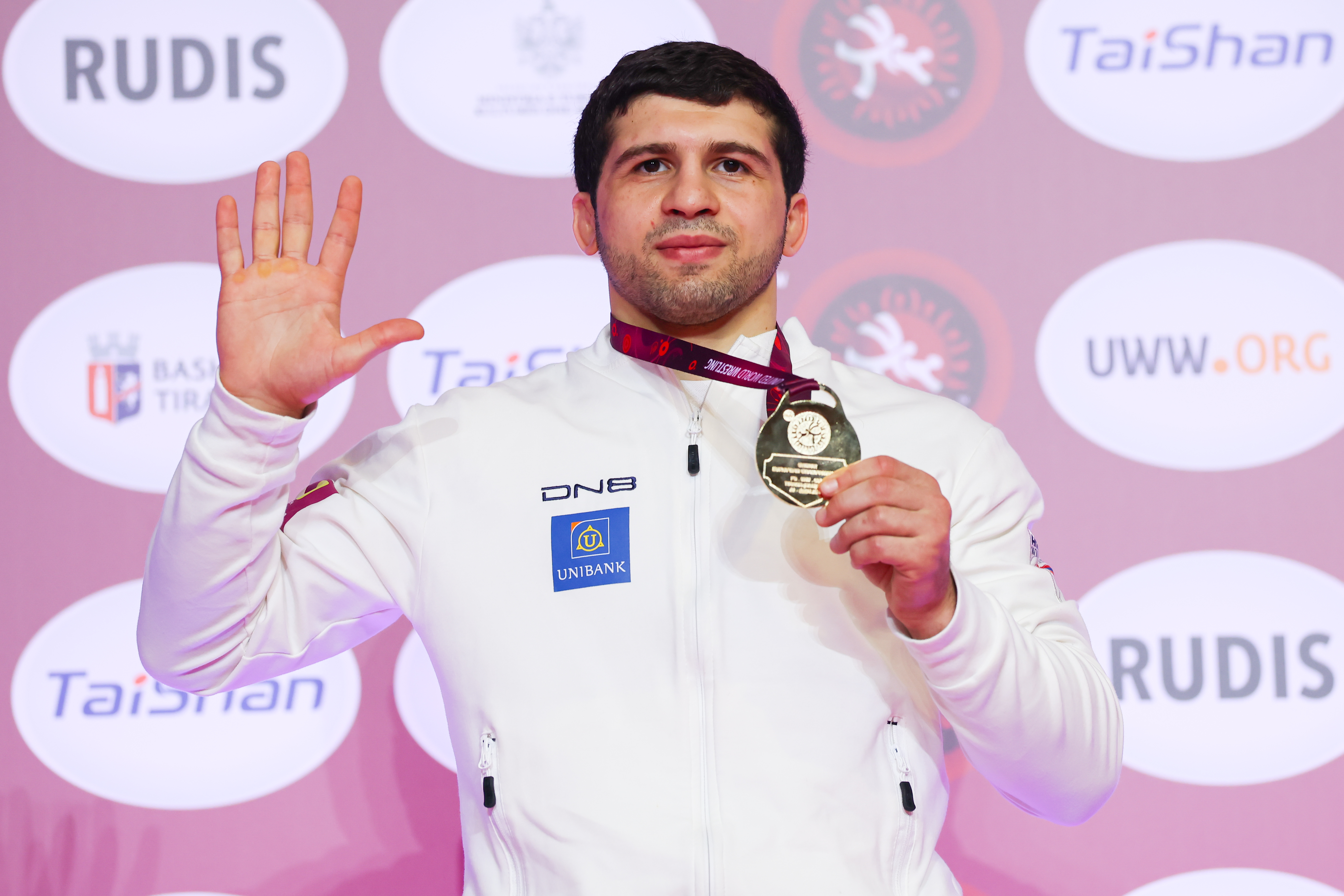 Malkhas AMOYAN (ARM)