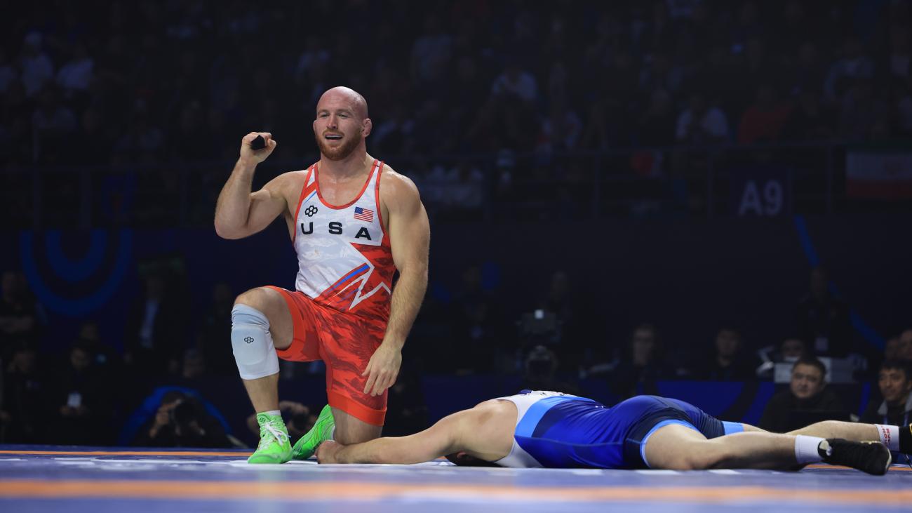 Snyder Upends Sadulaev Before Reaching World Championships Final