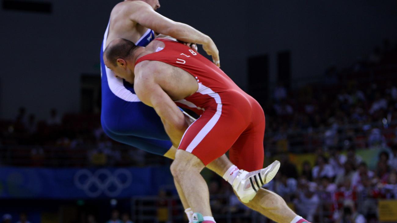 IOC Sanctions Wrestlers for Failing Anti-doping Test at Beijing 2008