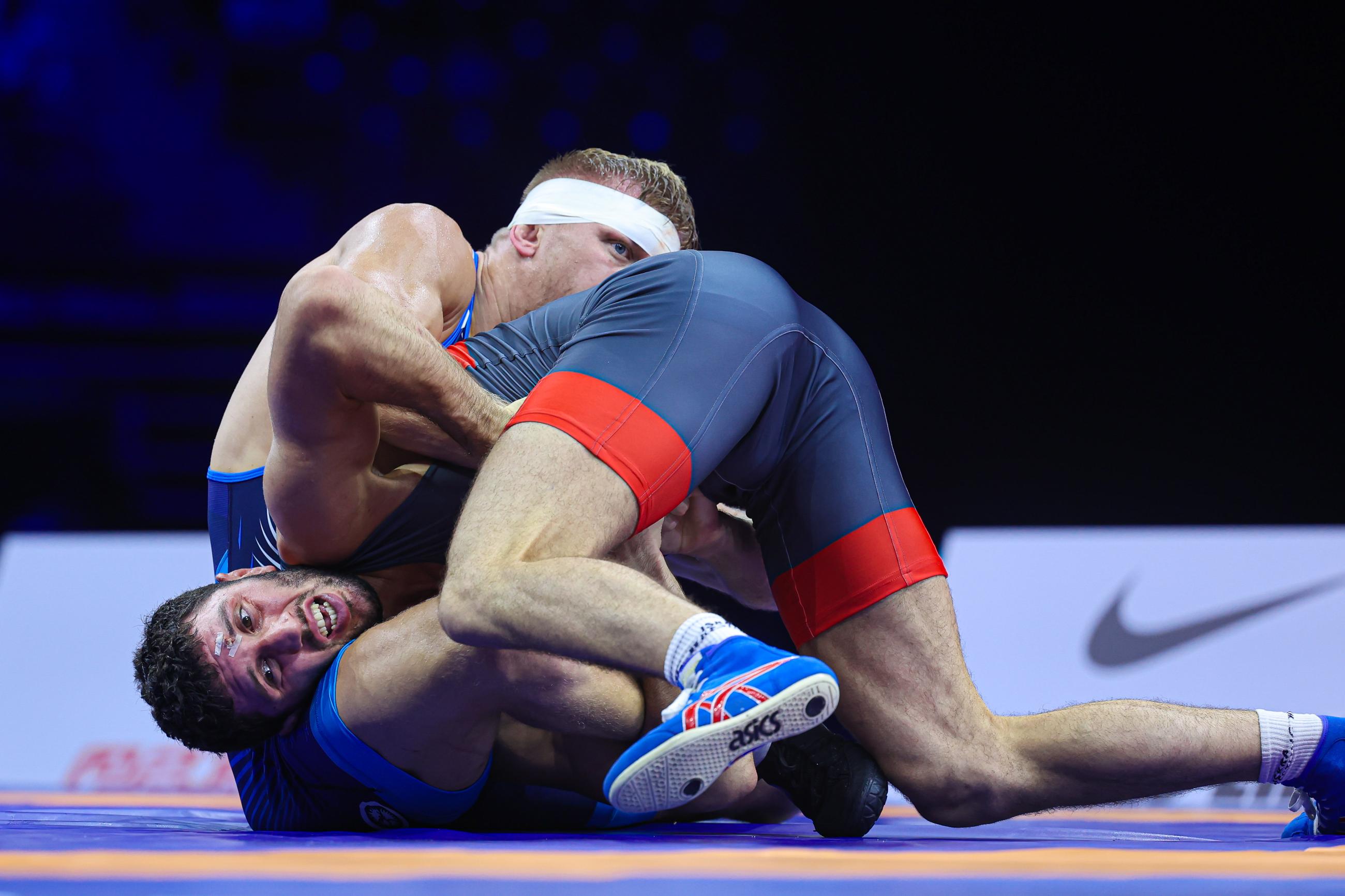 Заурбек сидаков токио. Заурбек сидаков борец. Заурбек сидаков токио. Заурбек сидаков вольная борьба. Сидаков вольная борьба.