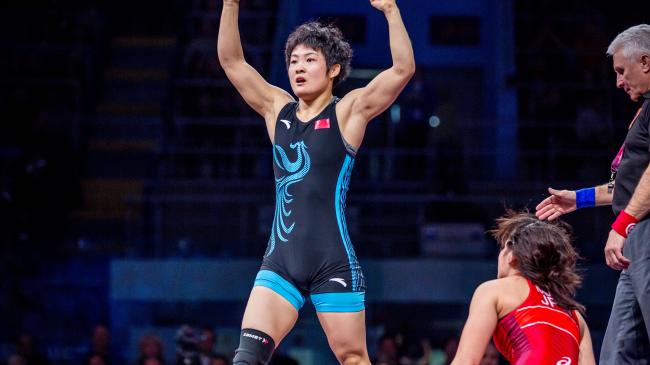 China Overshadows Japan, Sends Quartet into Finals as Women's Wrestling Gets Underway