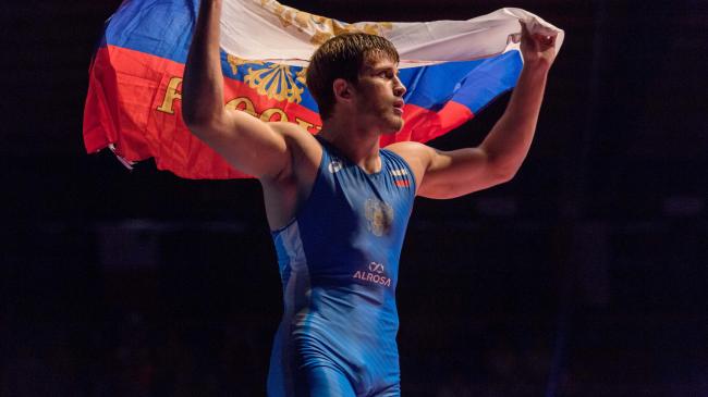 Komarov Wins Fourth European Junior Gold 