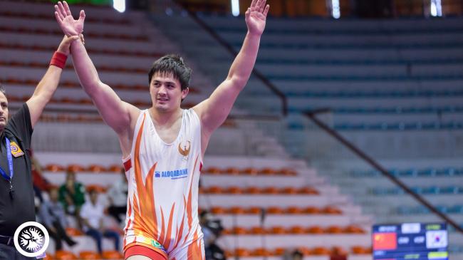Rakhimov Sticks Three-Time World Champion Steveson 
