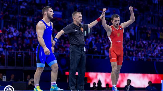 Surkov Dominates Stefanek to Win Gold, Basar Repeats