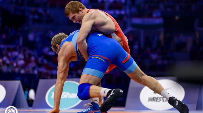 Evloev Leads Russian Trio to Finals, Lorincz Defeats Kim in London Finals Rematch