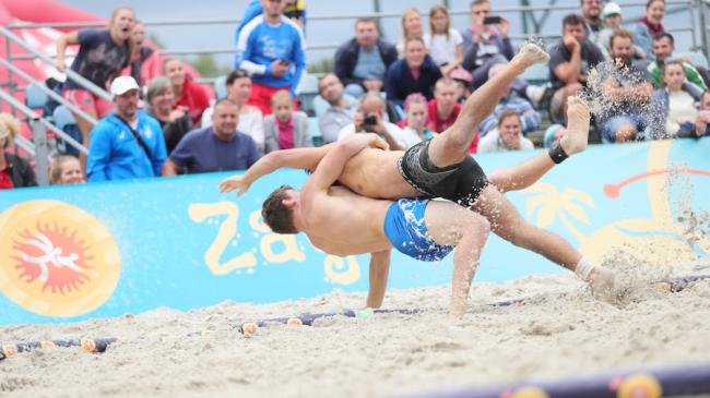 Georgia dominates men’s Beach Wrestling season with 3 World Championships titles as Ukraine’s women take 2 golds in Zagreb