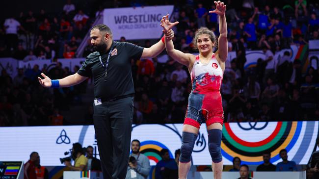 Bas cuts down, wins Paris quota; Stadnik suffers setback at World Qualifier