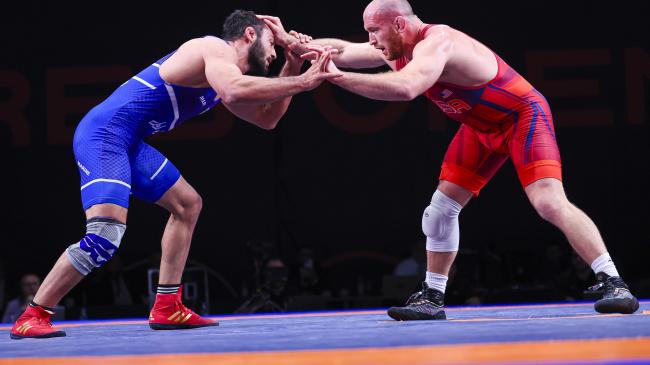 Wrestling at Paris 2024: Tazhudinov vs Snyder in semis