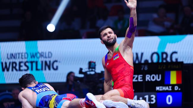 Defending champ Azizli among 3 Azerbaijan wrestlers to make finals