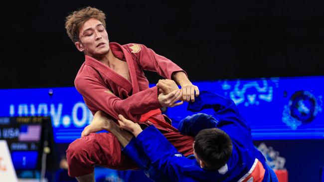 Alshinbay defends crown in Grappling Gi; Poland wins team title