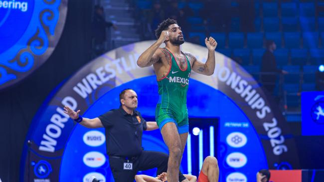 Bravo Young Puts Mexico in World Finals Where Lee Awaits 